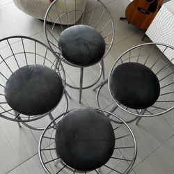 Set of 4 swivel bar stools