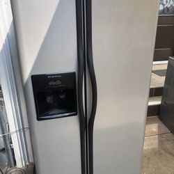 Frigidaire Refrigerator 