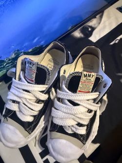 Maison miharas size 39,7 men no shoe box