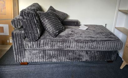DREAMSIDEA Oversized Right Facing Chaise Lounge Lofa - Grey/2 Pillows,LJD-CS0002F-GRAY-LT,
BRAND NEW