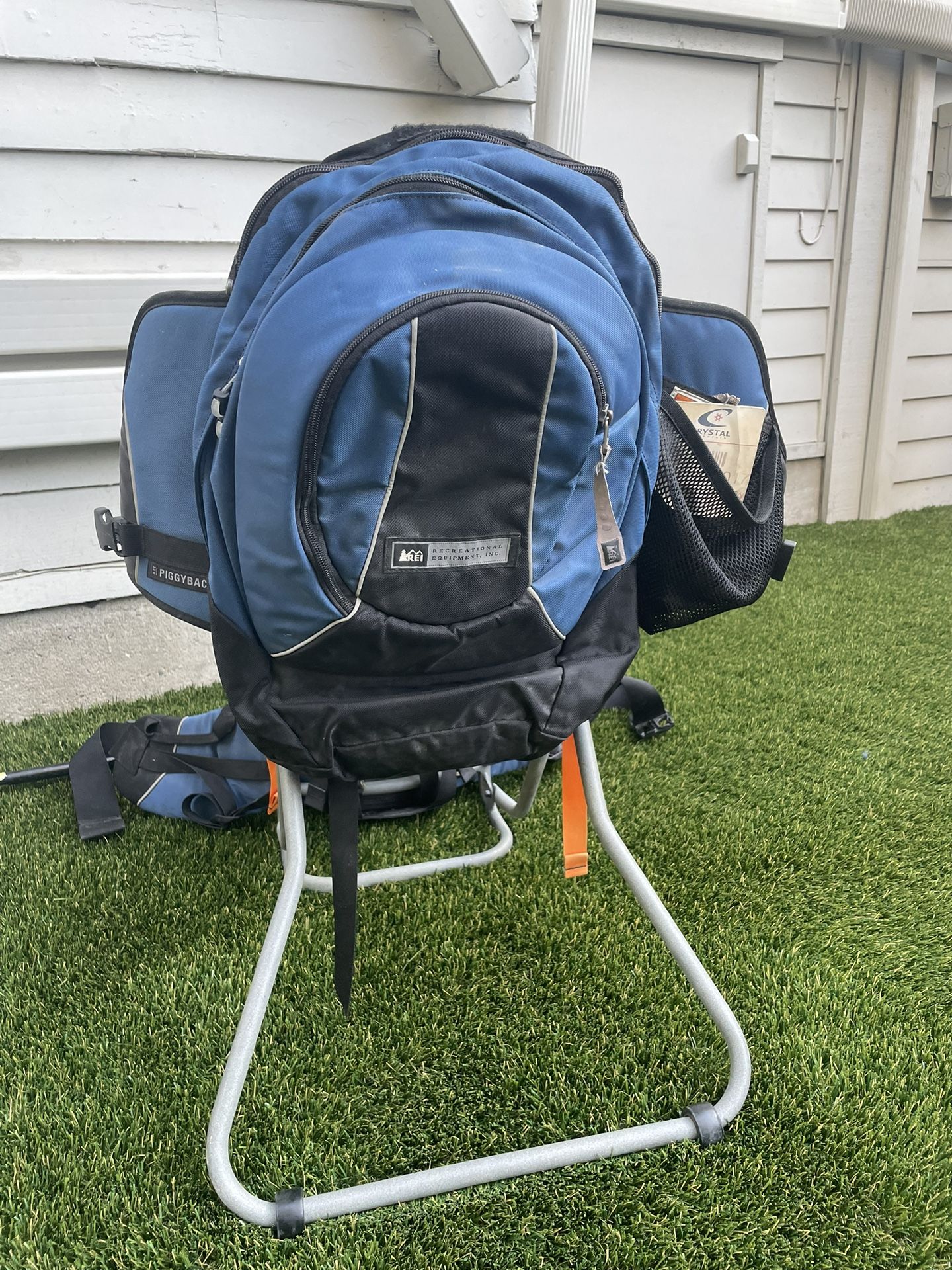 REI Piggyback Hiking Backpack/Kid Carrier for Sale in Seattle, WA OfferUp