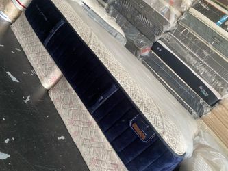 King mattress stearns&foster reserve