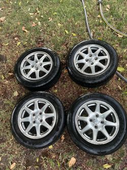 2001-2003 First-Generation Toyota Prius alloy wheels size 175/65R14