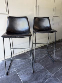 Set of two barstools