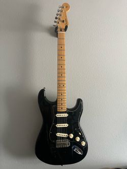 Fender Special Edition Stratocaster Electric Guitar