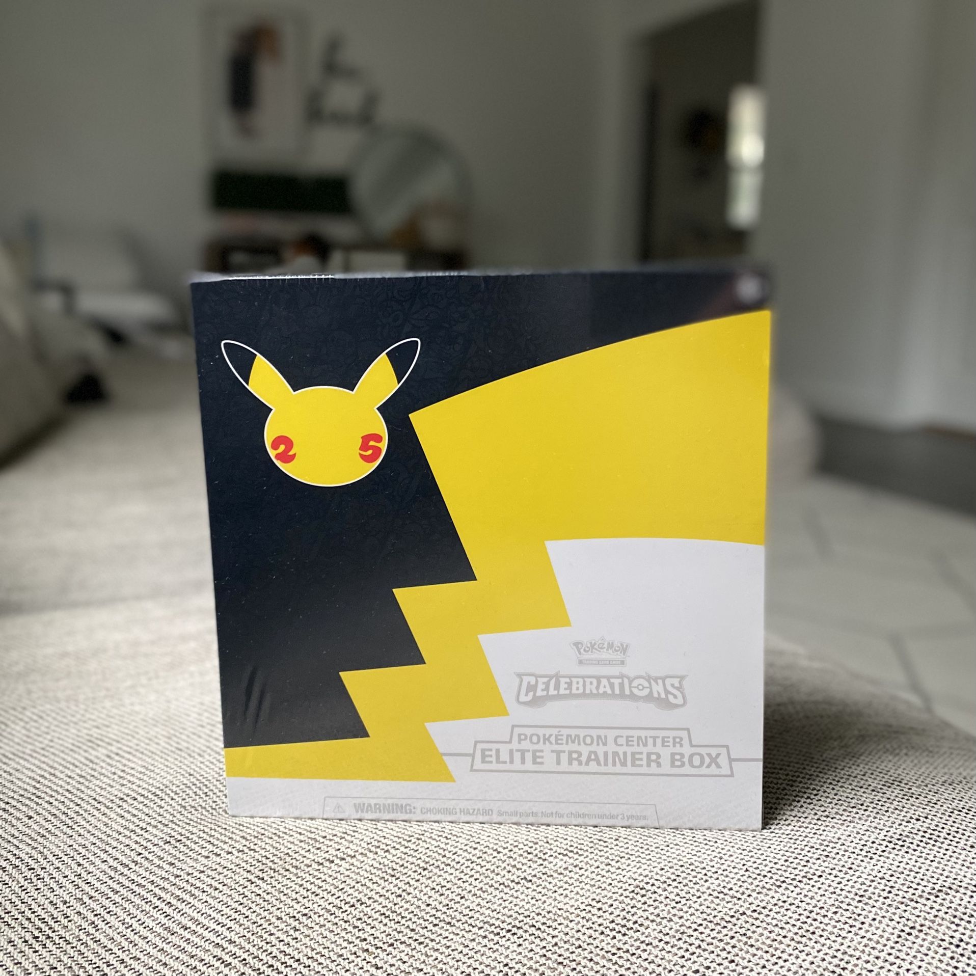 Pokemon Center Elite Trainer Box 25 Celebrations