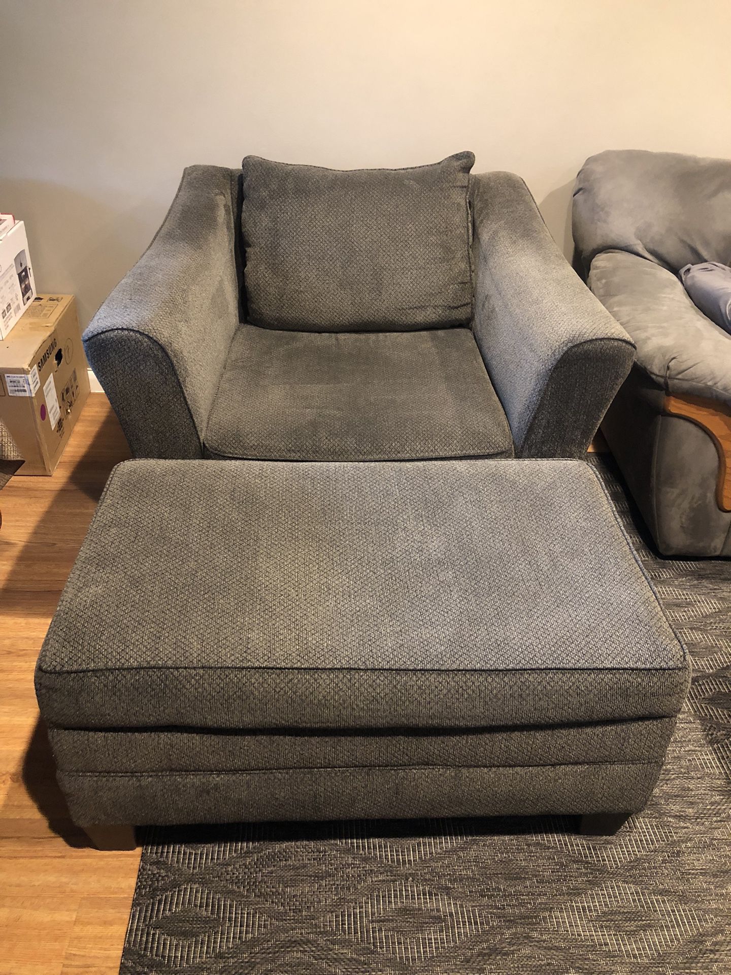 Oversized Chair And Half w Ottoman Gray