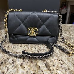 Stunning Real Lambskin CC Bag