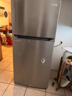 Electric stove and refrigerator