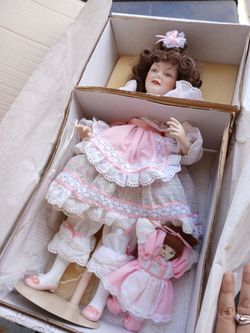 Free Gratis Porcelain doll