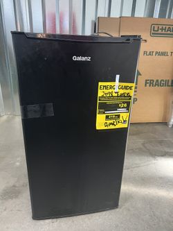 Almost Brand New Dormitorio Refrigerator