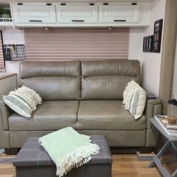 RecPro Trifold Queen Sleeper Sofa. 