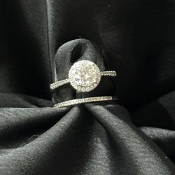 Mossanite Ring Set. Size 6