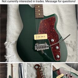 Electric Guitar, Paid 650 For It Give Me An Offer 