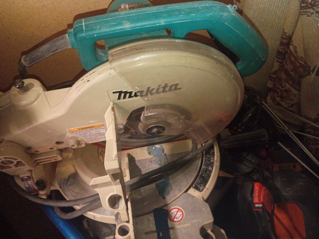 Makita Compound Miter Saw 10in Corded