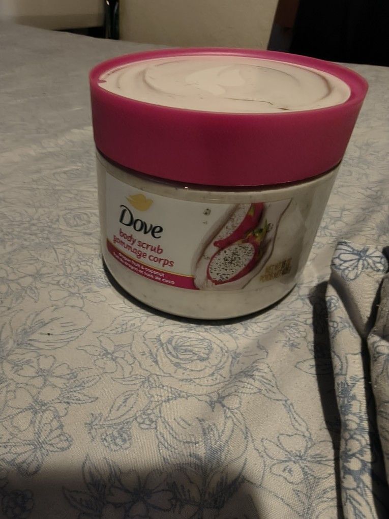 Dove Beauty Dove Exfoliating Body Scrub - Dragon Fruit & Coconut - 15oz