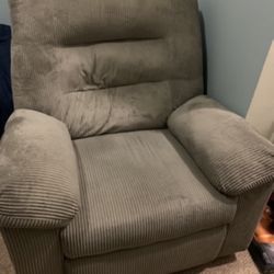 Recliner Excellent Condition! Price Negotiable!!