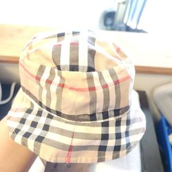 Burberry Bucket Hat 1-3 months
