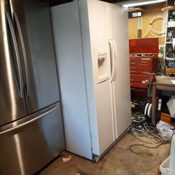 Refrigerator 