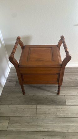 Antique Victorian commode with ceramic chamber pot