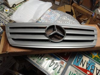 New 2006 Mercedes W209 CLK Front Grille