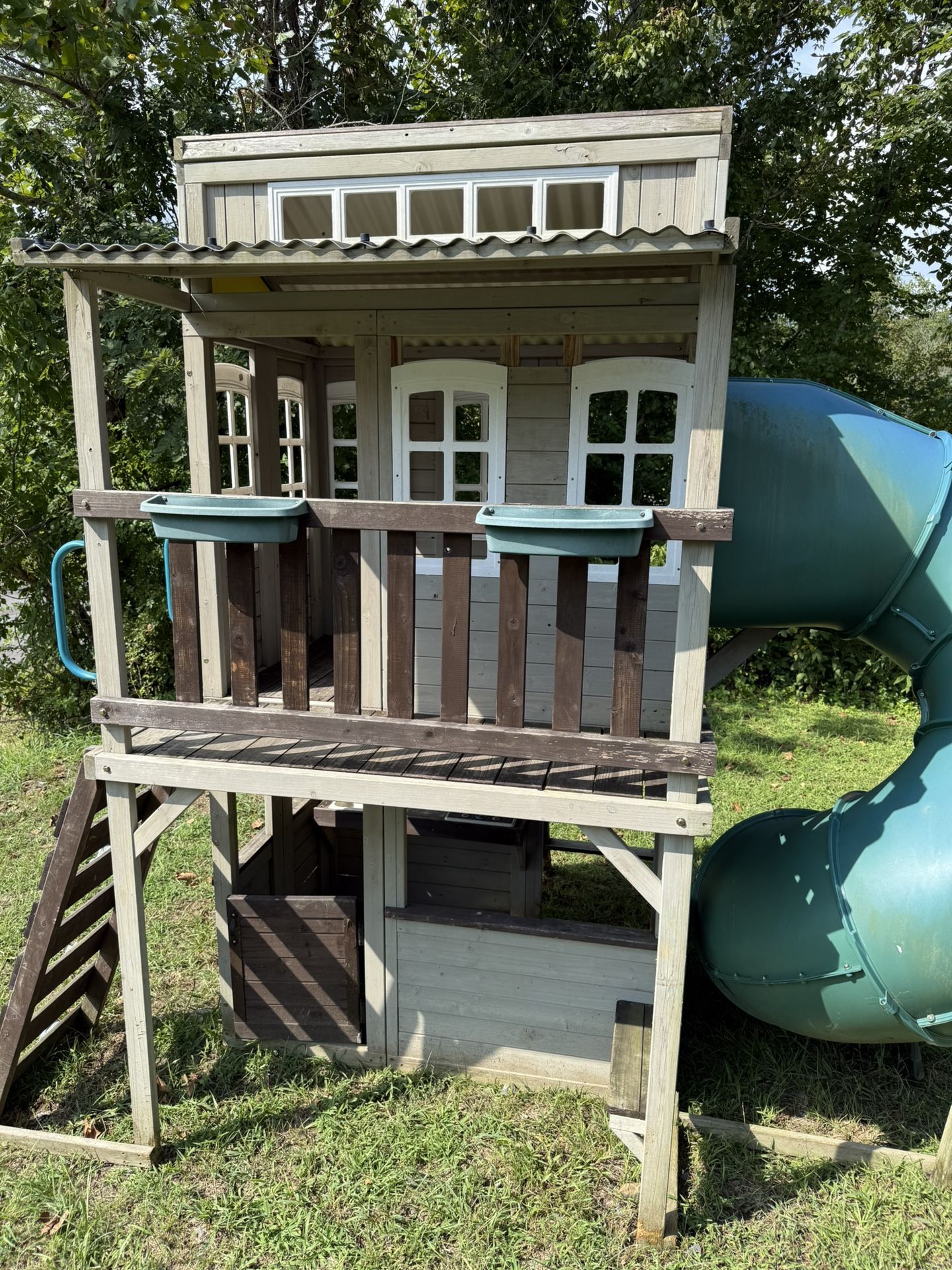 Kids Cozy Escape Outdoor Playground