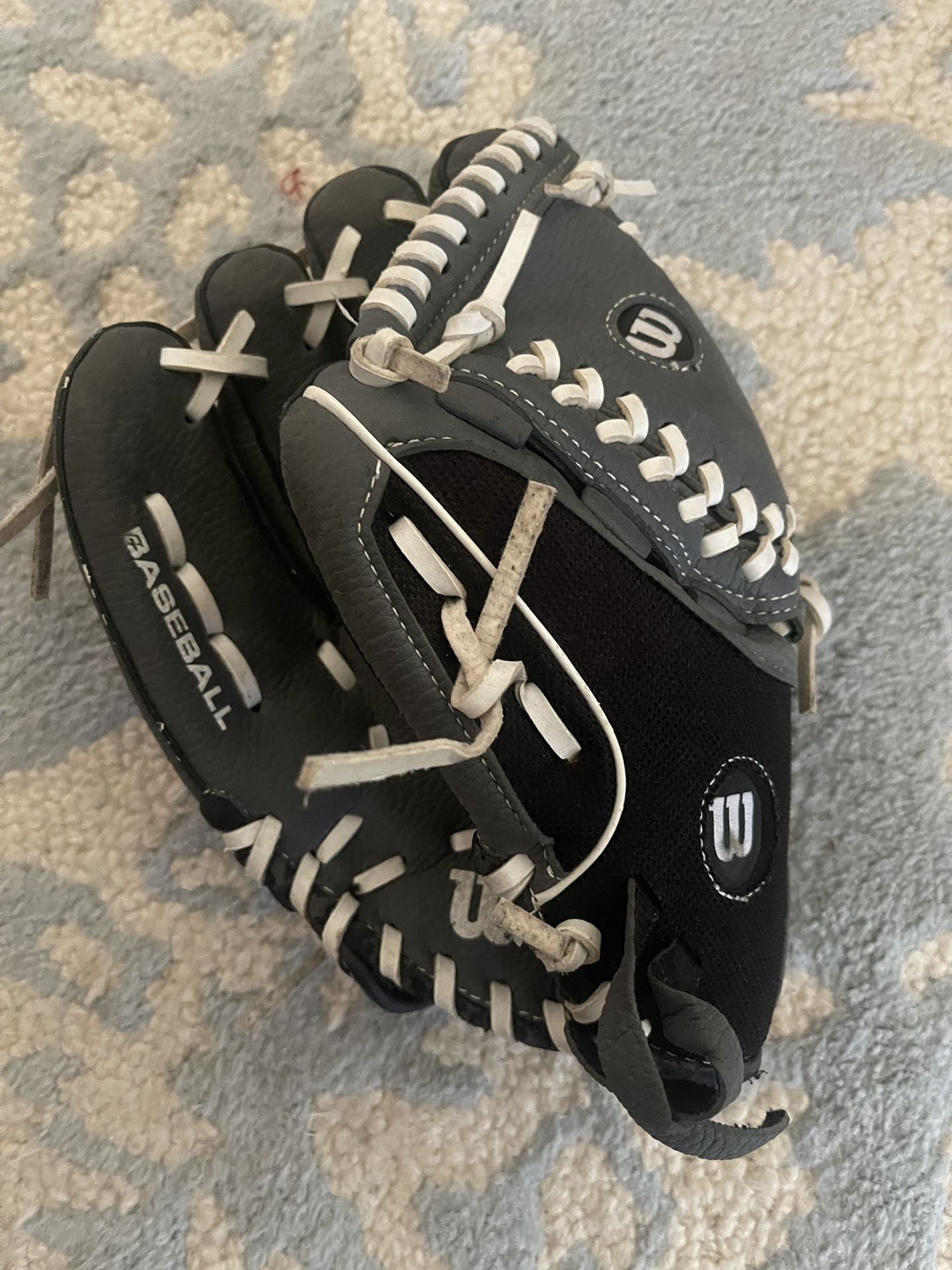 Wilson Youth 10.5” RH Baseball Glove WTA01RB15B5105L