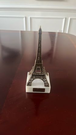 Paris Figurine