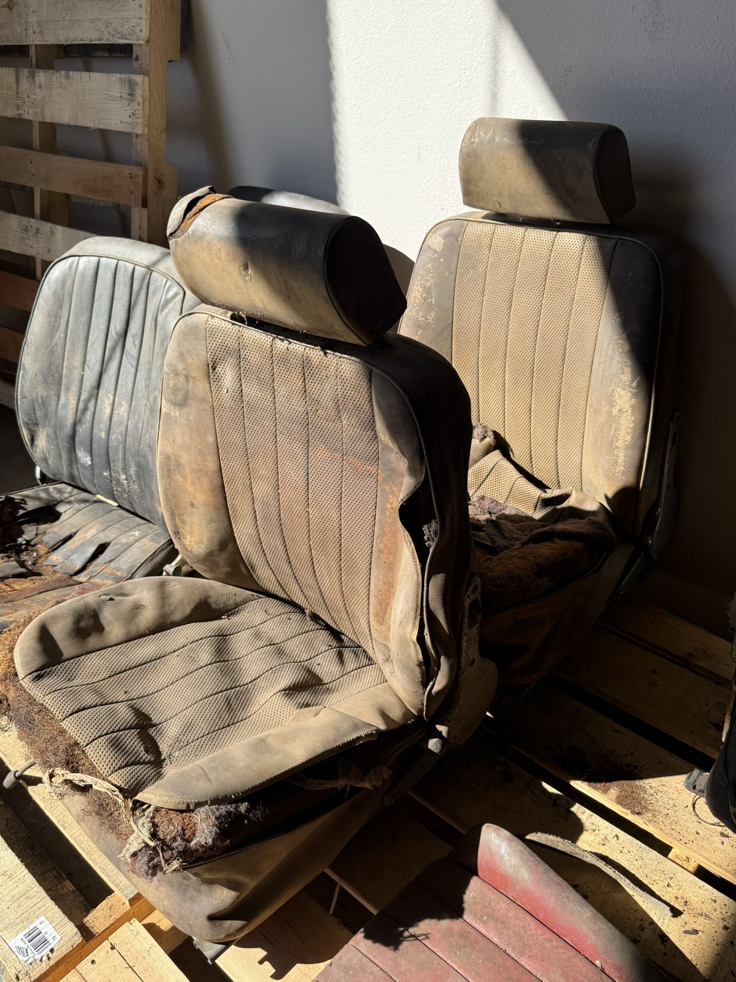 Early Porsche 911 Seats With Headrests, Very Restorable