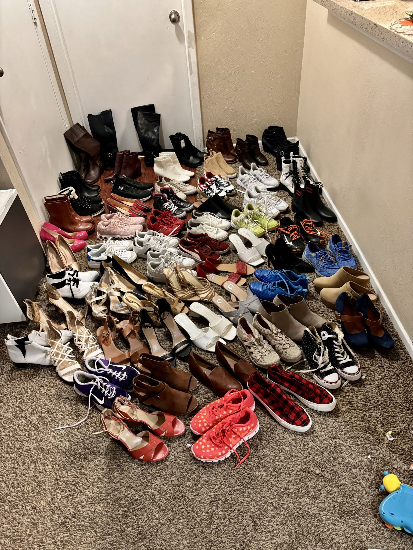 Women’s And Boys. Boots , Shoes, And Sandals New And Like New Different Size 15$-20$-25$ For Each