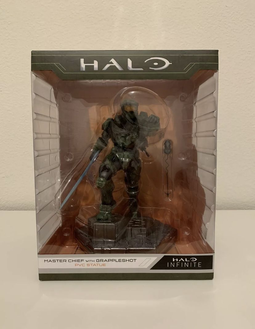 Halo Infinite Dark Horse 10” Master Chief w/ Grapple Shot (Blue Sword)