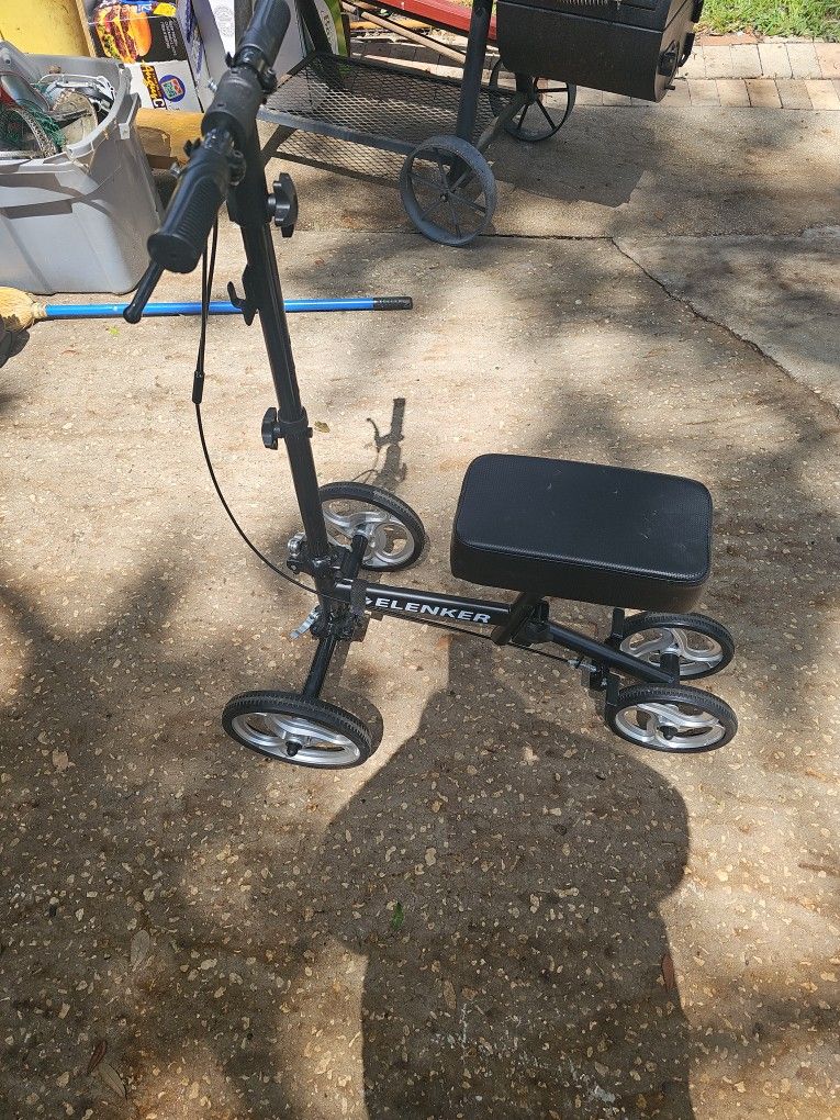 Knee walker,