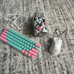 Mz 60 Custom Keycaps Worth 70$ With Razor Mouse And Extra Keycaps