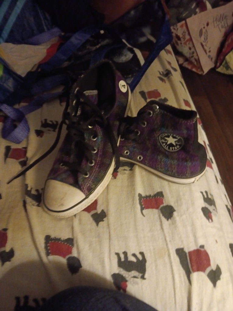 Girls Converse