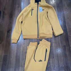Nike Jogger Suit Hoody Mustard 