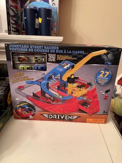 Driven by Battat Junkyard Street Racers Set
