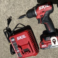 🔴🔴🔴Brand New Skil Drill & Additional Charger!🇺🇸