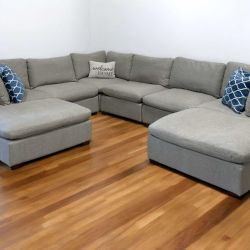 Thomasville Lowell 8PC Modular Sectional (Free Driveway Delivery)