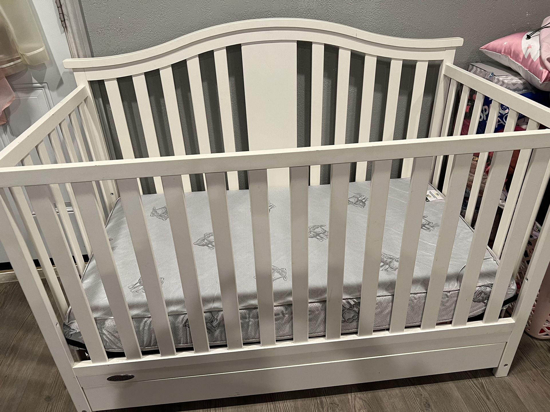 Mattress Graco Solano Toddler Rail Graco Solano 5-in-1 Convertible Baby Crib  With Drawer In