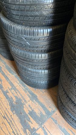235/55/20 Michelin 80%