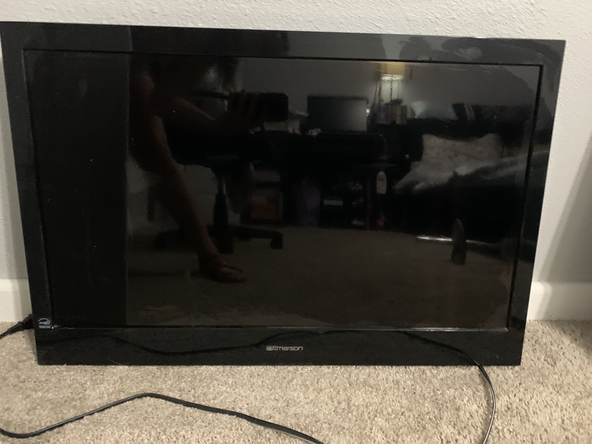 32” Emerson Tv model # LC320EM2