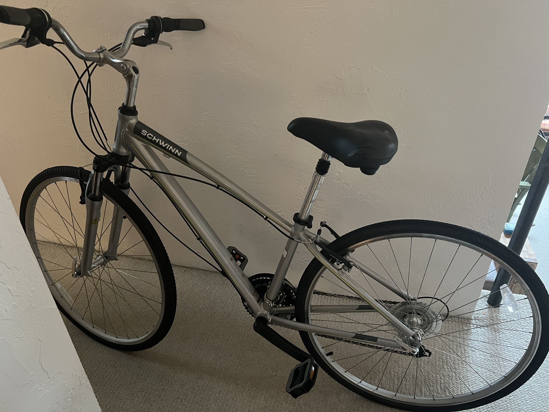 Schwinn Men’s Voyager 2 700c Bicycle