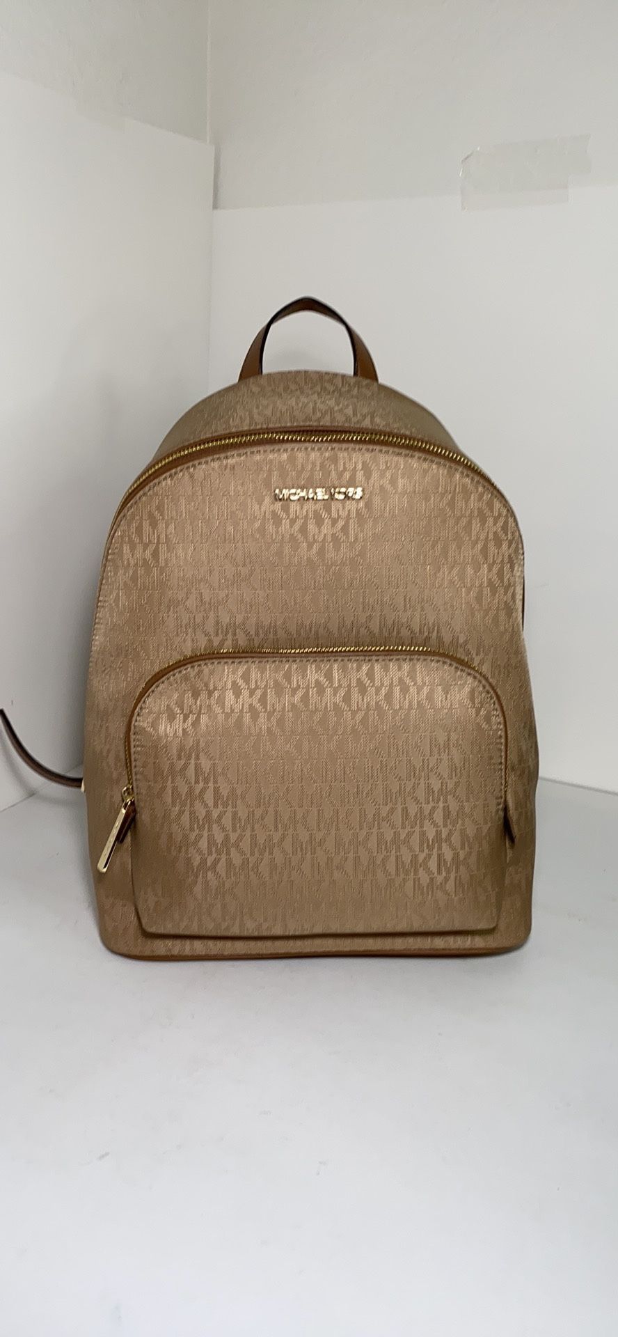 Micheal Kors Connie Dark brown Khaki Backpack. MICHAEL KORS CONNIE MD BACKPACK Retail : $298 main image 3