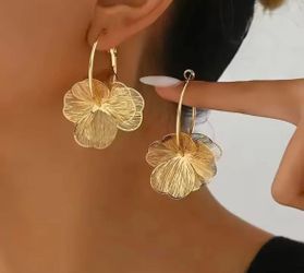 New Golden Double-Layer Hollow Flower Hoop Earring for Women Vintage Flower Earrings