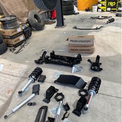 LIFT KITS 📲BEST PRICES 6” STARTING AT $1599