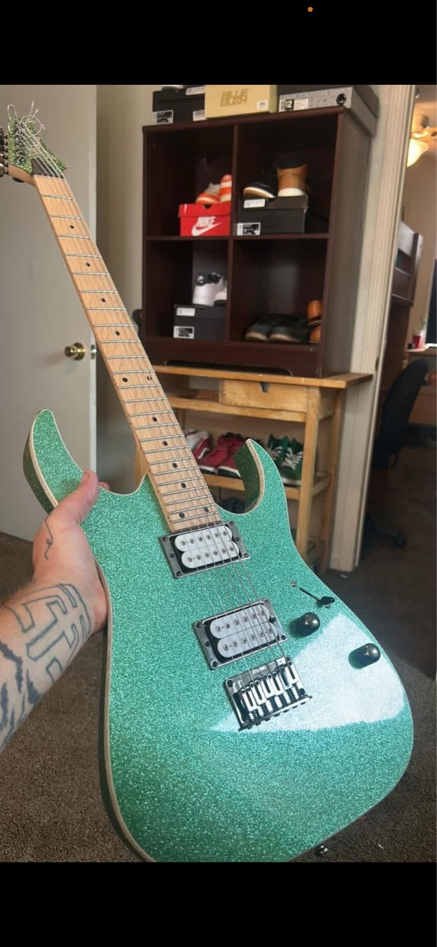 Guitar clean wanting to trade for a race bmx bike or bmx bike