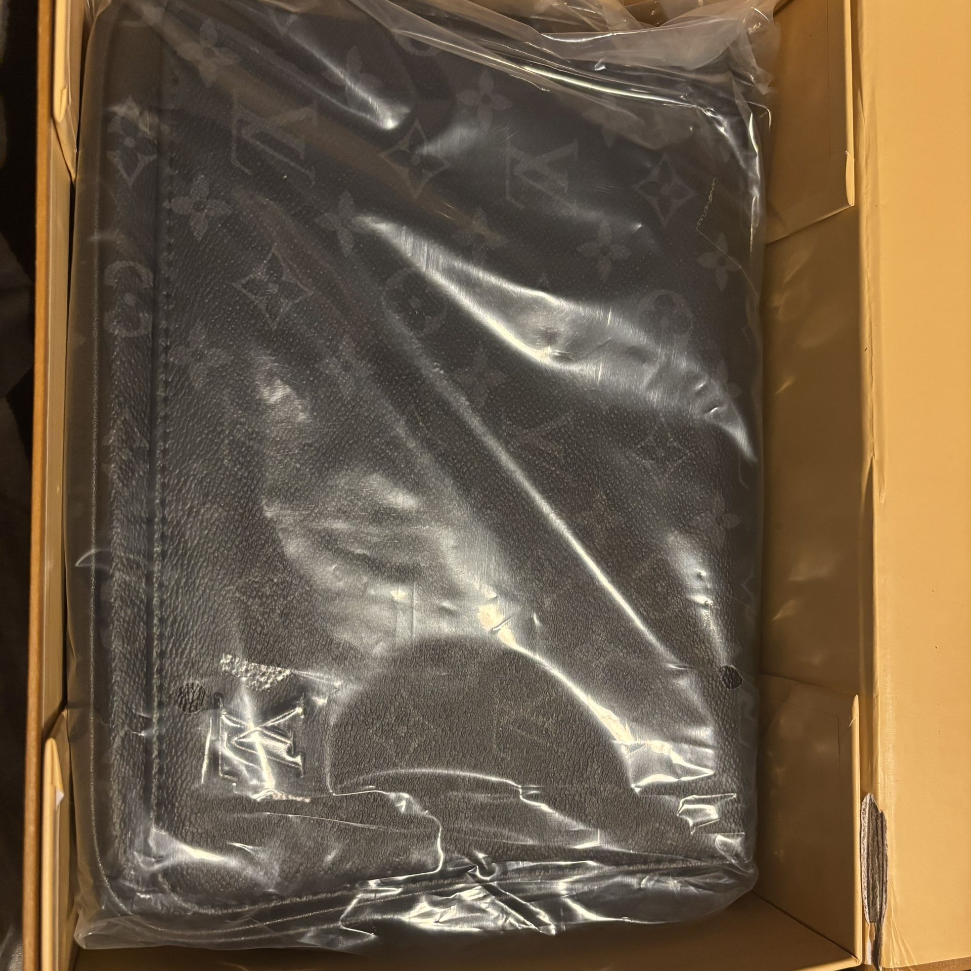Fresh Lv Bag Never Worn ,I Want 800 For But We Can Talk Things Out