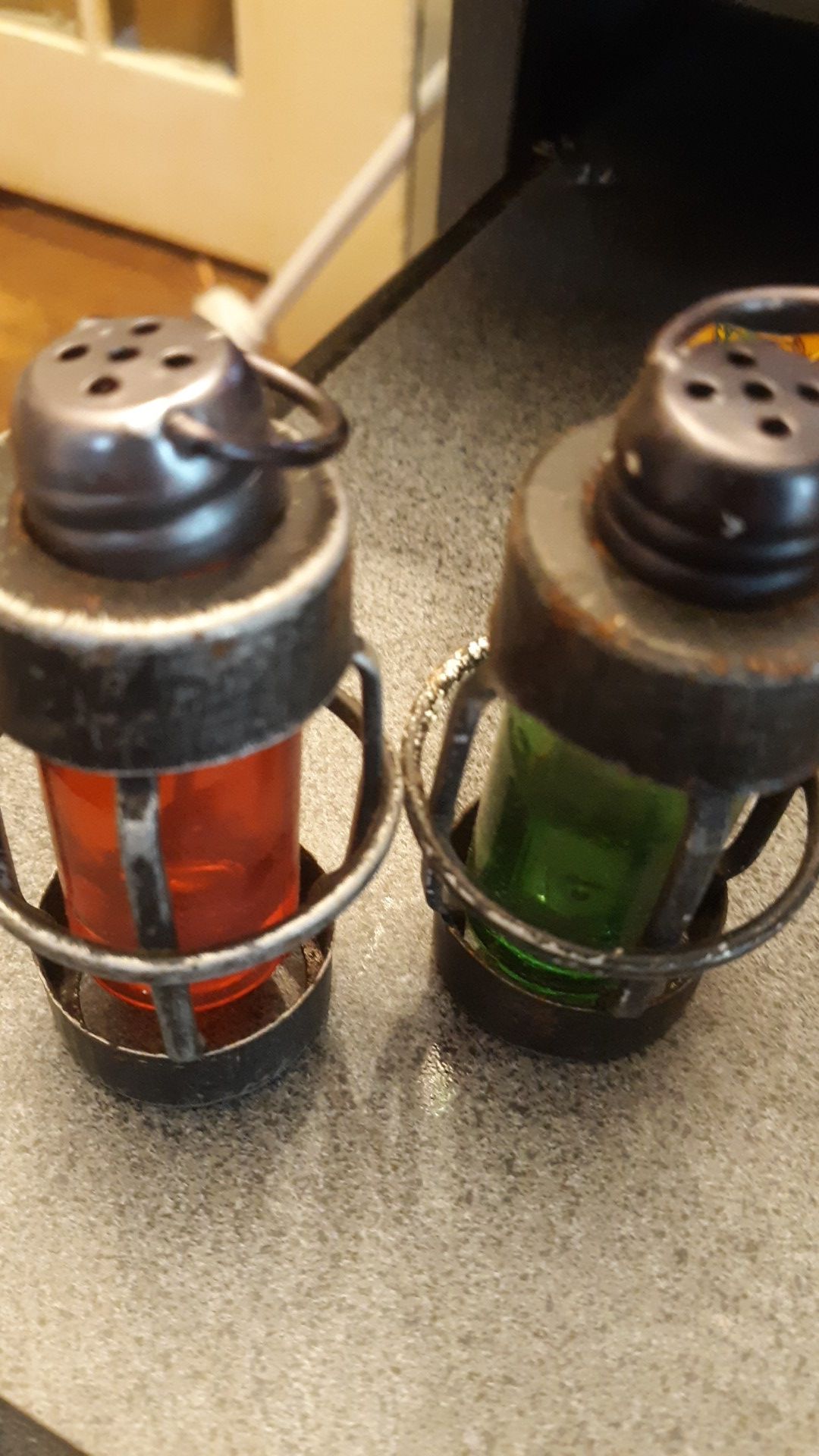 Vintage lantern salt pepper shajers