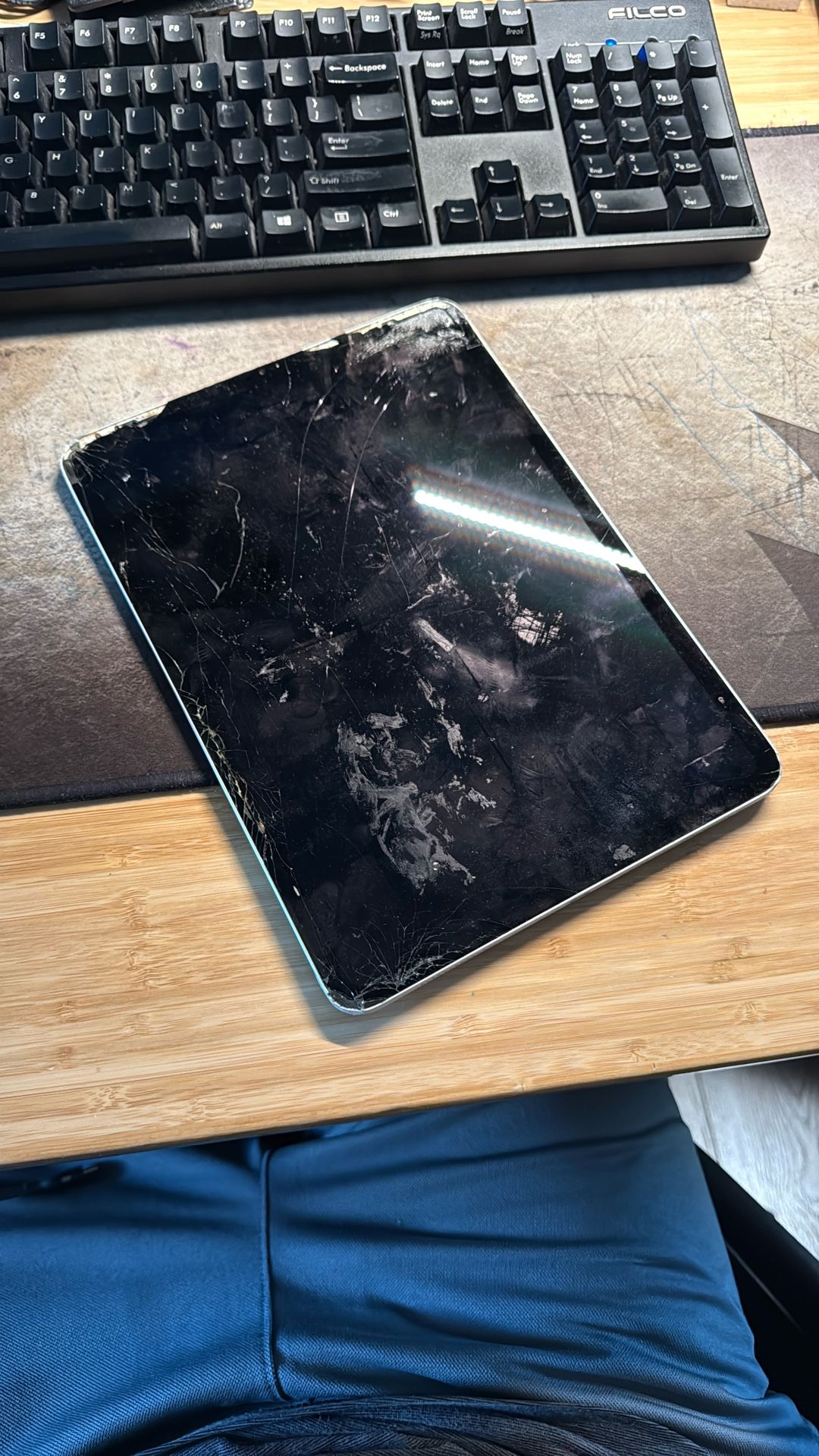 iPad Pro 11” 2nd Gen (A2228) – Cracked Screen / For Parts or Repair 