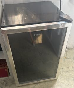 Haier Beverage Center MODEL HBCN05FVS TOTAL VOLUME 4.6Cu.Ft